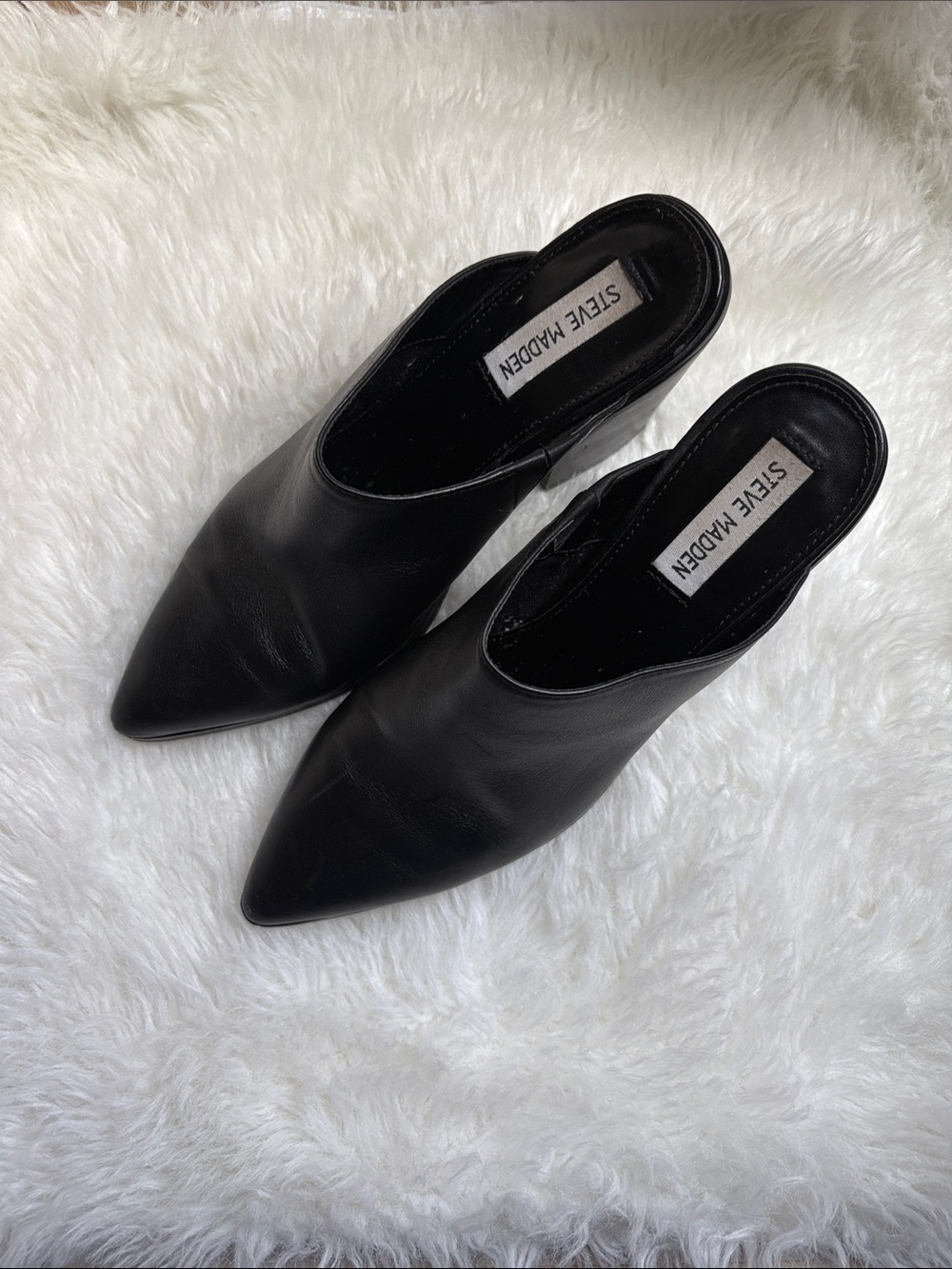 STEVE MADDEN : Black Pointed Leather Mules 8.5